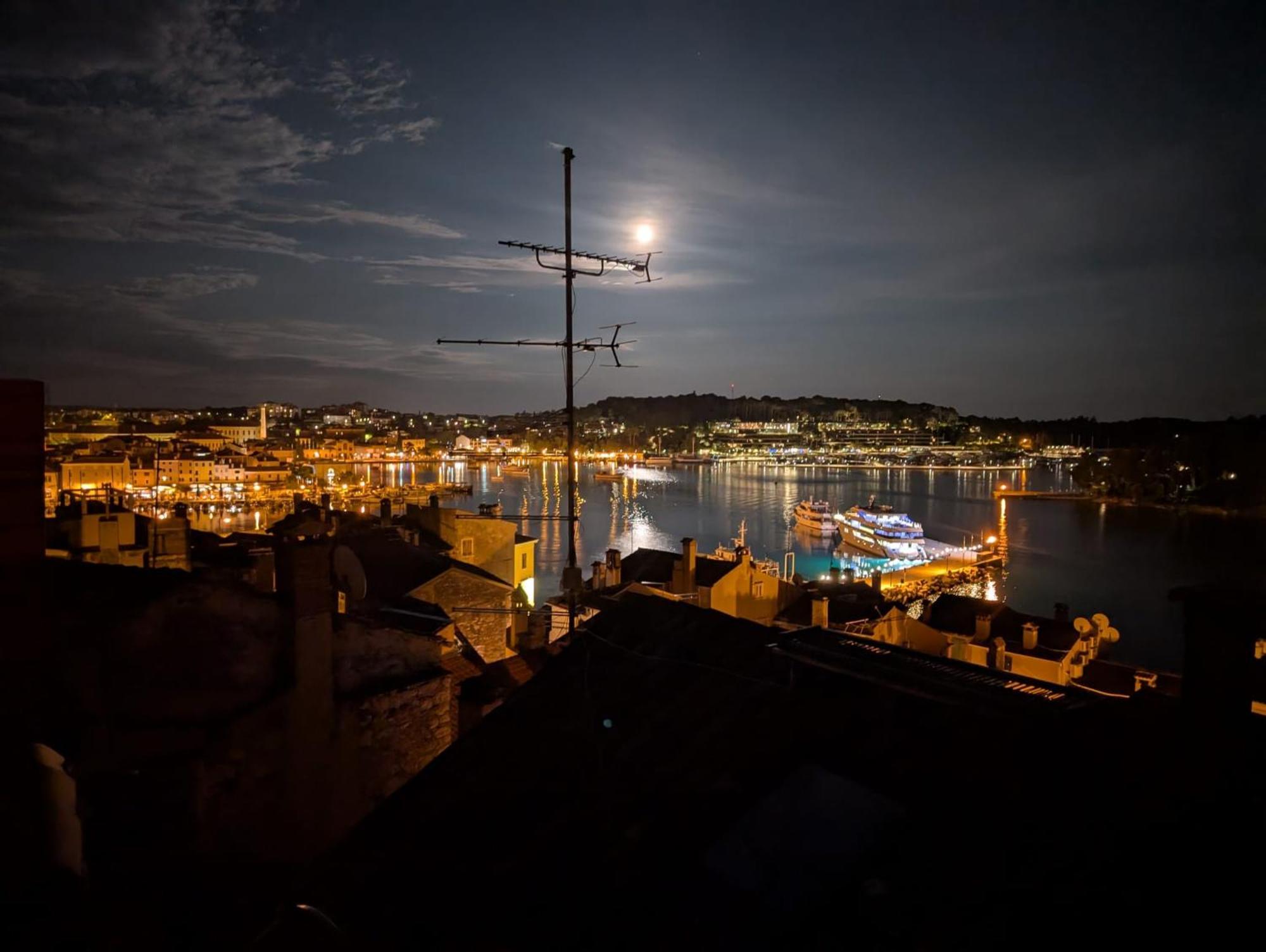 Studio Oscar IV With Terrace And Sea View Rovinj Exterior foto