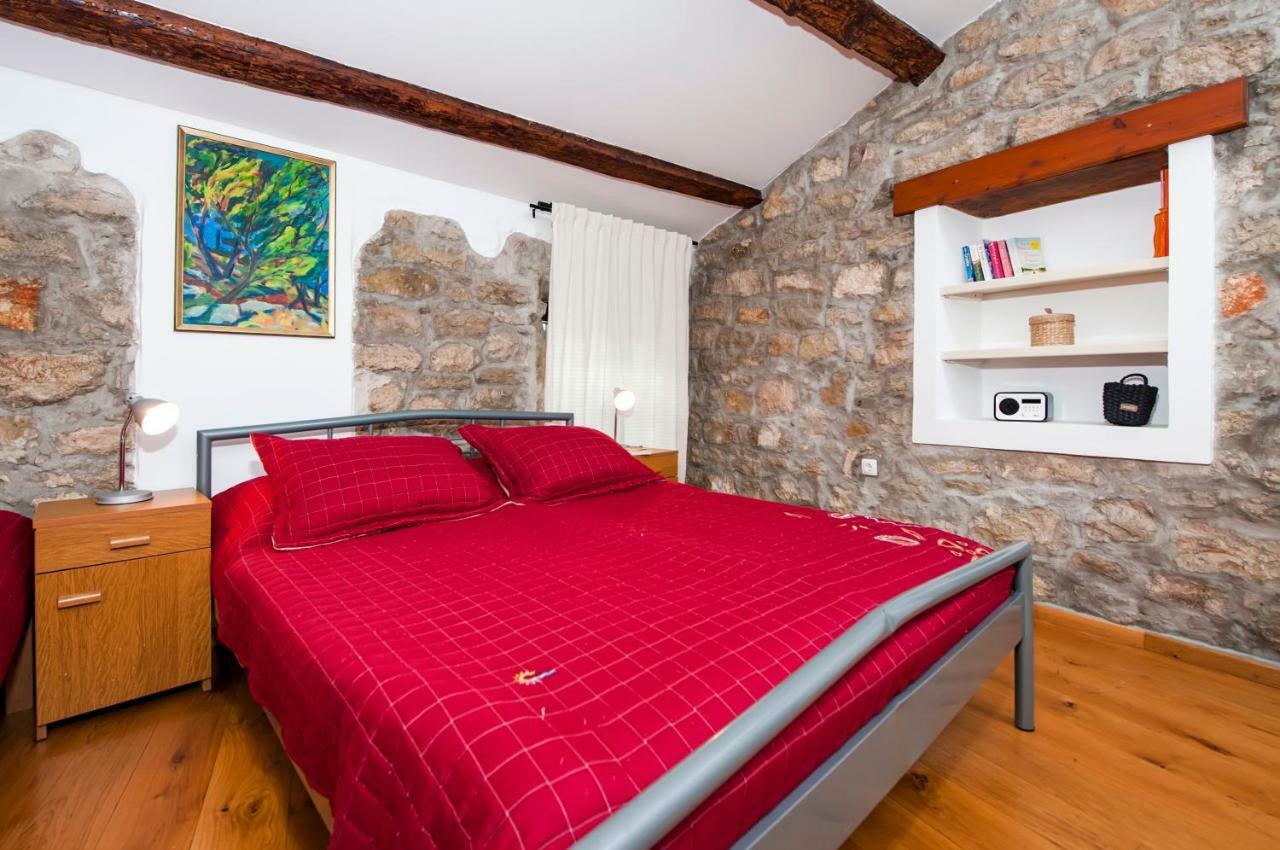 Studio Oscar IV With Terrace And Sea View Rovinj Exterior foto