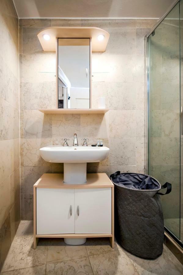 Studio Oscar IV With Terrace And Sea View Rovinj Exterior foto