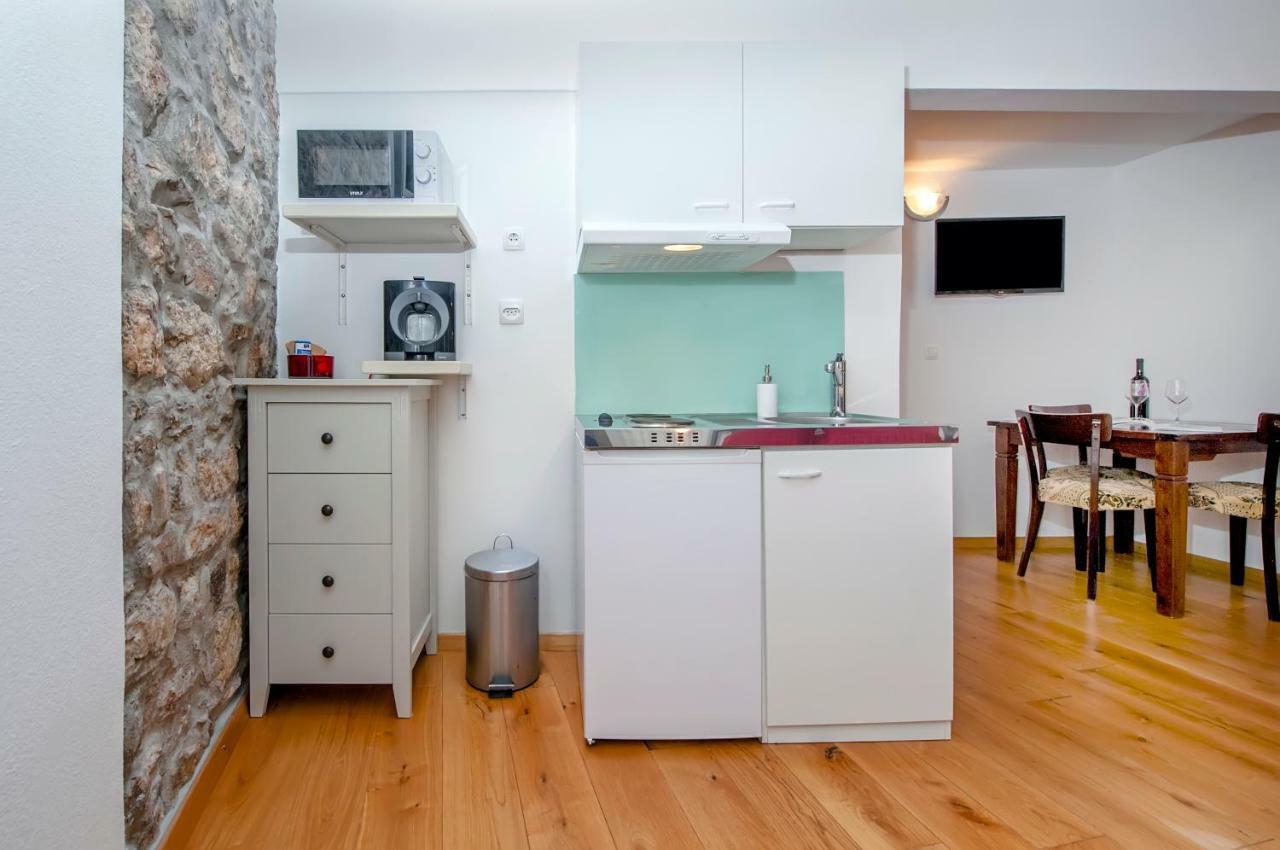 Studio Oscar IV With Terrace And Sea View Rovinj Exterior foto
